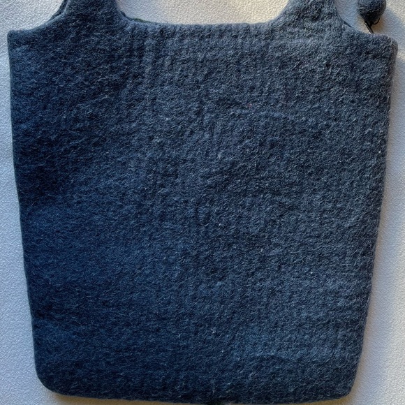 🧶 Felted Wool Shoulder Bag - Picture 2 of 10